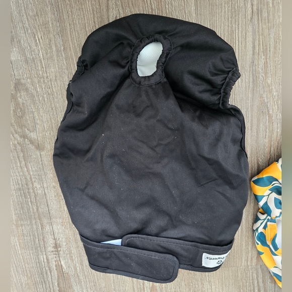 XL dog set windbreaker, floatie' 2 cloth diapers, chew toy and 2 roped balls - Picture 5 of 5